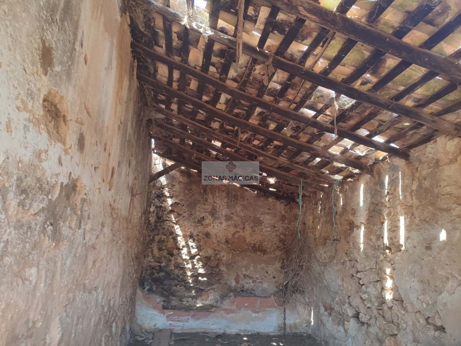 4 Bed, 1 Bath, HouseFor Sale, Lagos, Faro, 8600-120