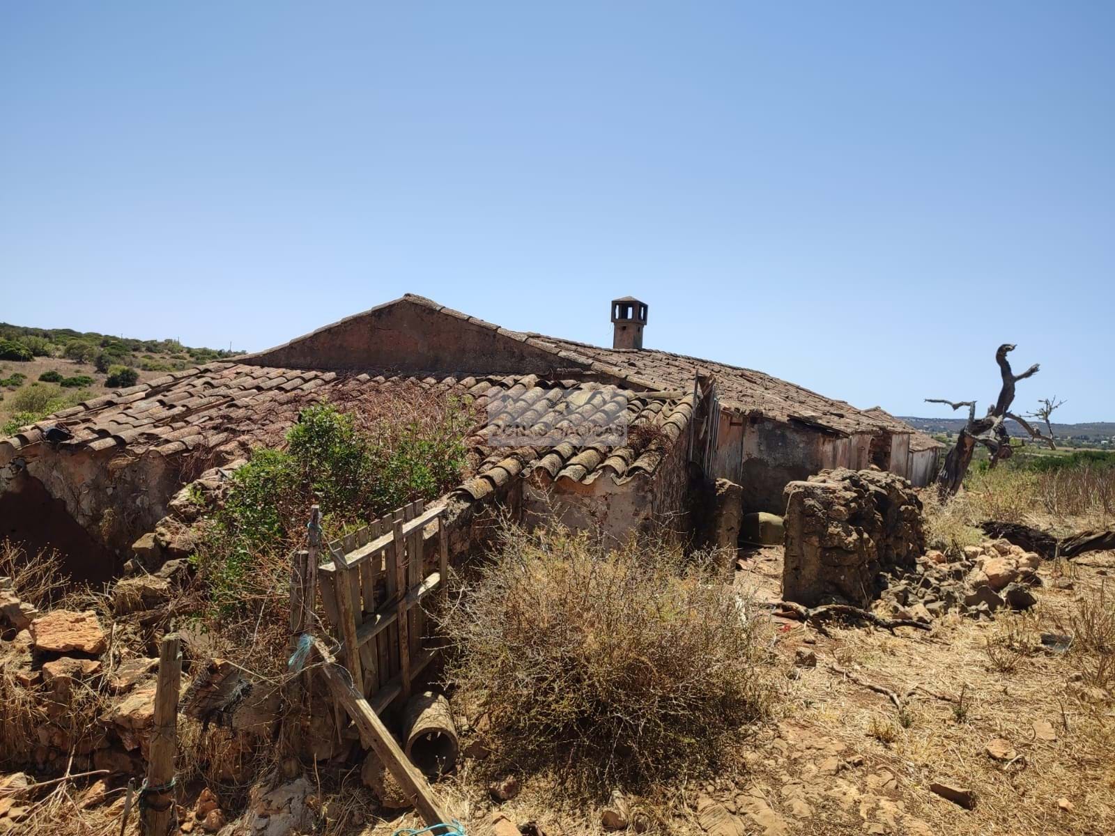 4 Bed, 1 Bath, HouseFor Sale, Lagos, Faro, 8600-120