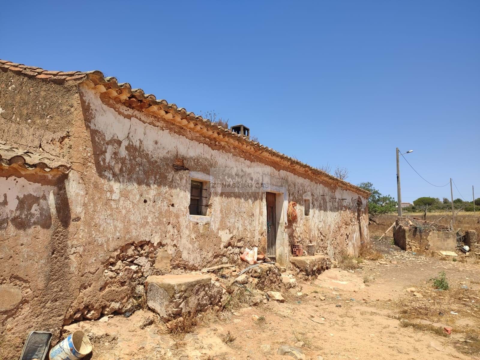 4 Bed, 1 Bath, HouseFor Sale, Lagos, Faro, 8600-120