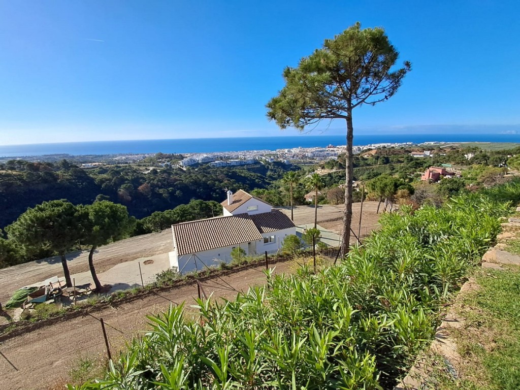 3 Bed, 2 Bath, HouseFor Sale, Estepona, Malaga