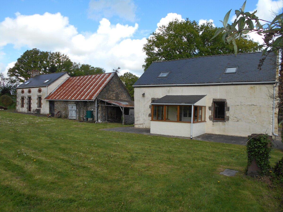 5 Bed, 3 Bath, HouseFor Sale, Courcité, Mayenne, 53700