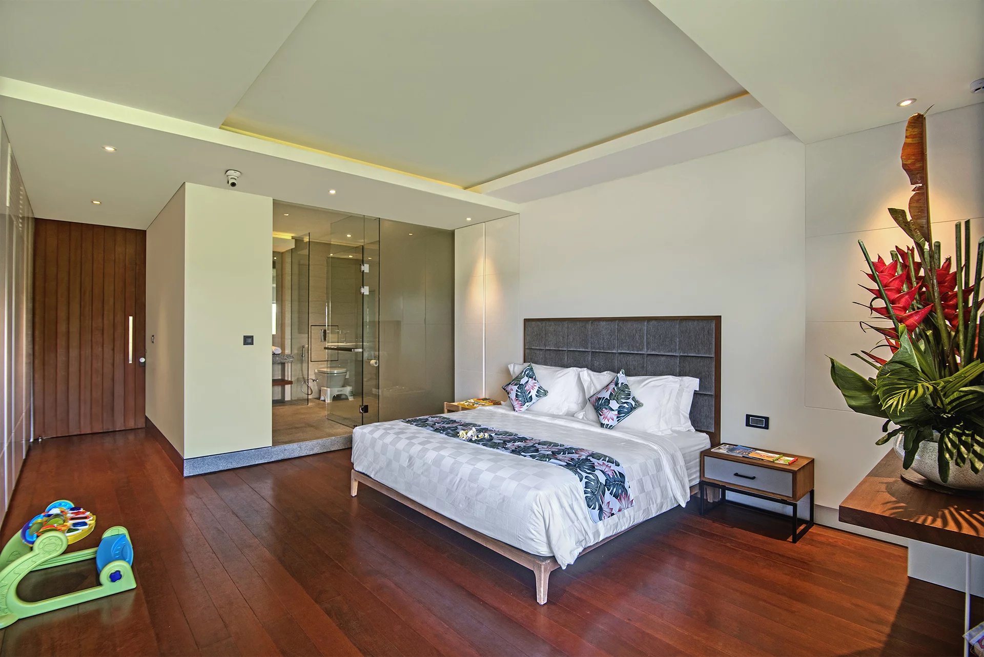 6 Bed, 11 Bath, HouseFor Sale, Gianyar, Bali