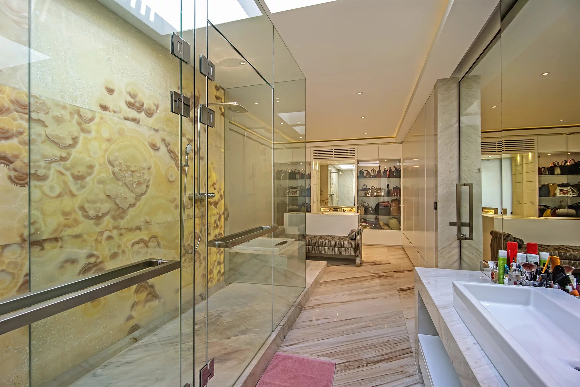 6 Bed, 11 Bath, HouseFor Sale, Gianyar, Bali