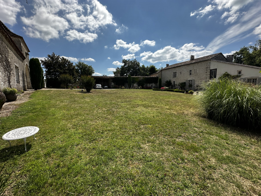 4 Bed, 3 Bath, HouseFor Sale, Duras, Lot-et-Garonne, Aquitaine, 47120