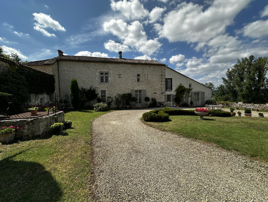 4 Bed, 3 Bath, HouseFor Sale, Duras, Lot-et-Garonne, Aquitaine, 47120