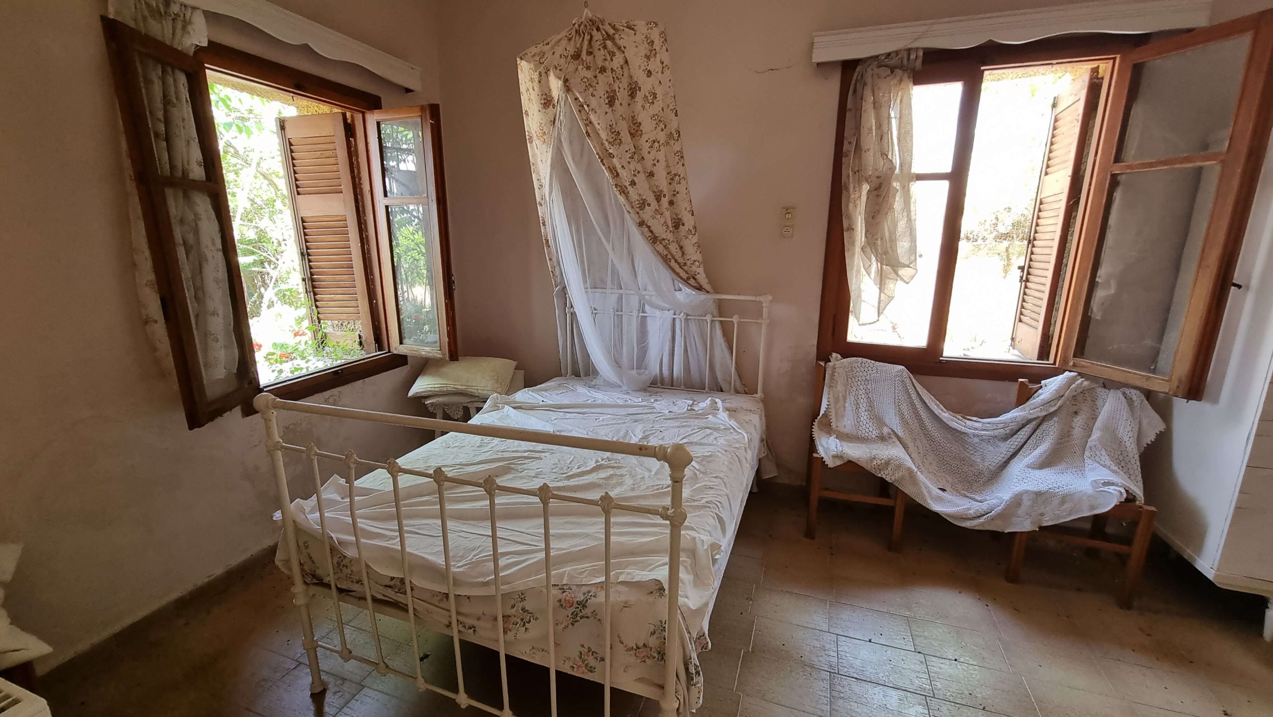 5 Bed, 2 Bath, HouseFor Sale, Chania, Crete