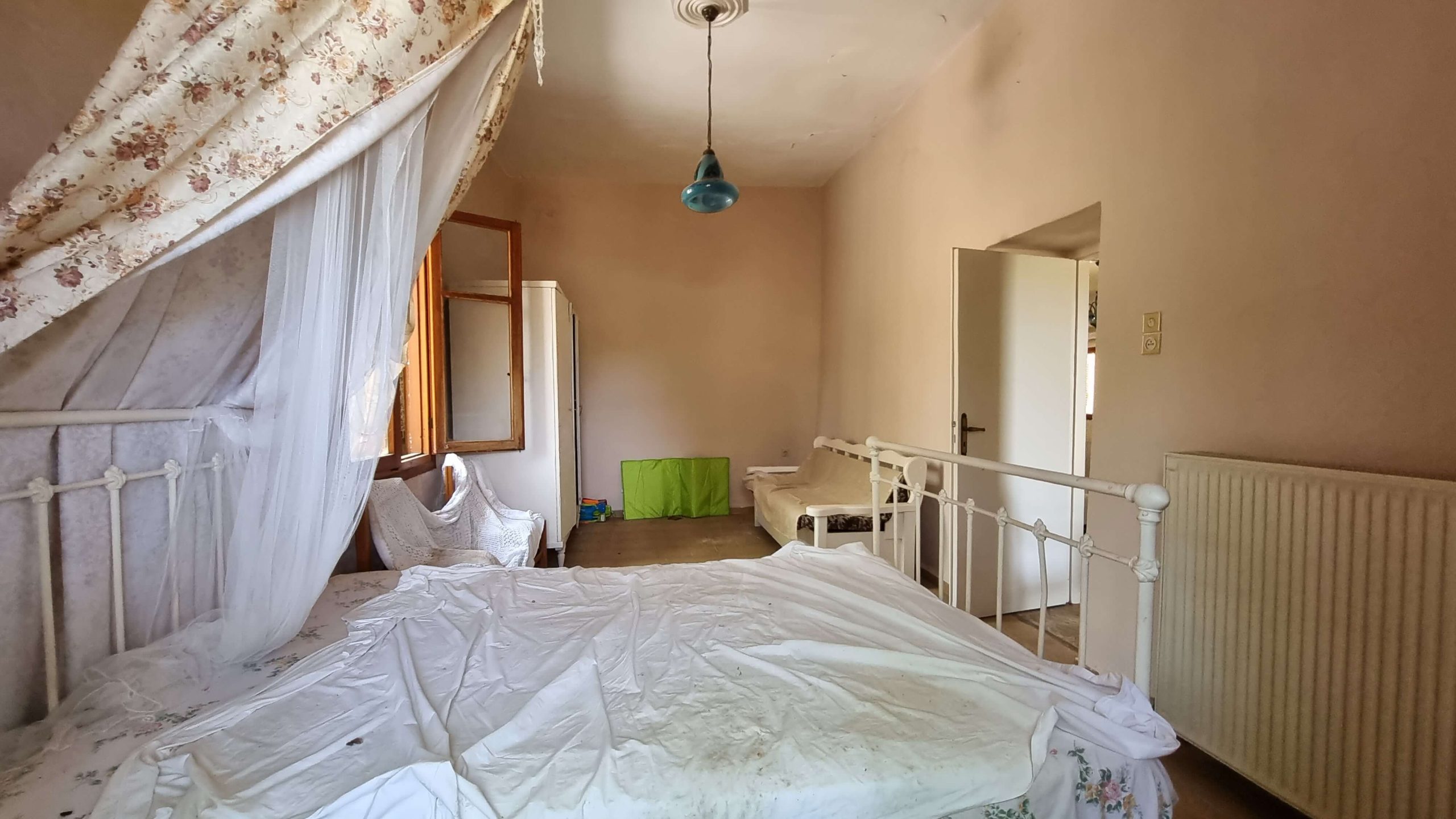 5 Bed, 2 Bath, HouseFor Sale, Chania, Crete