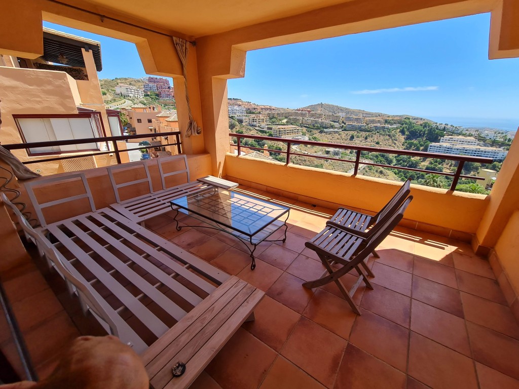 4 Bed, 2 Bath, ApartmentFor Sale, Calahonda, Malaga