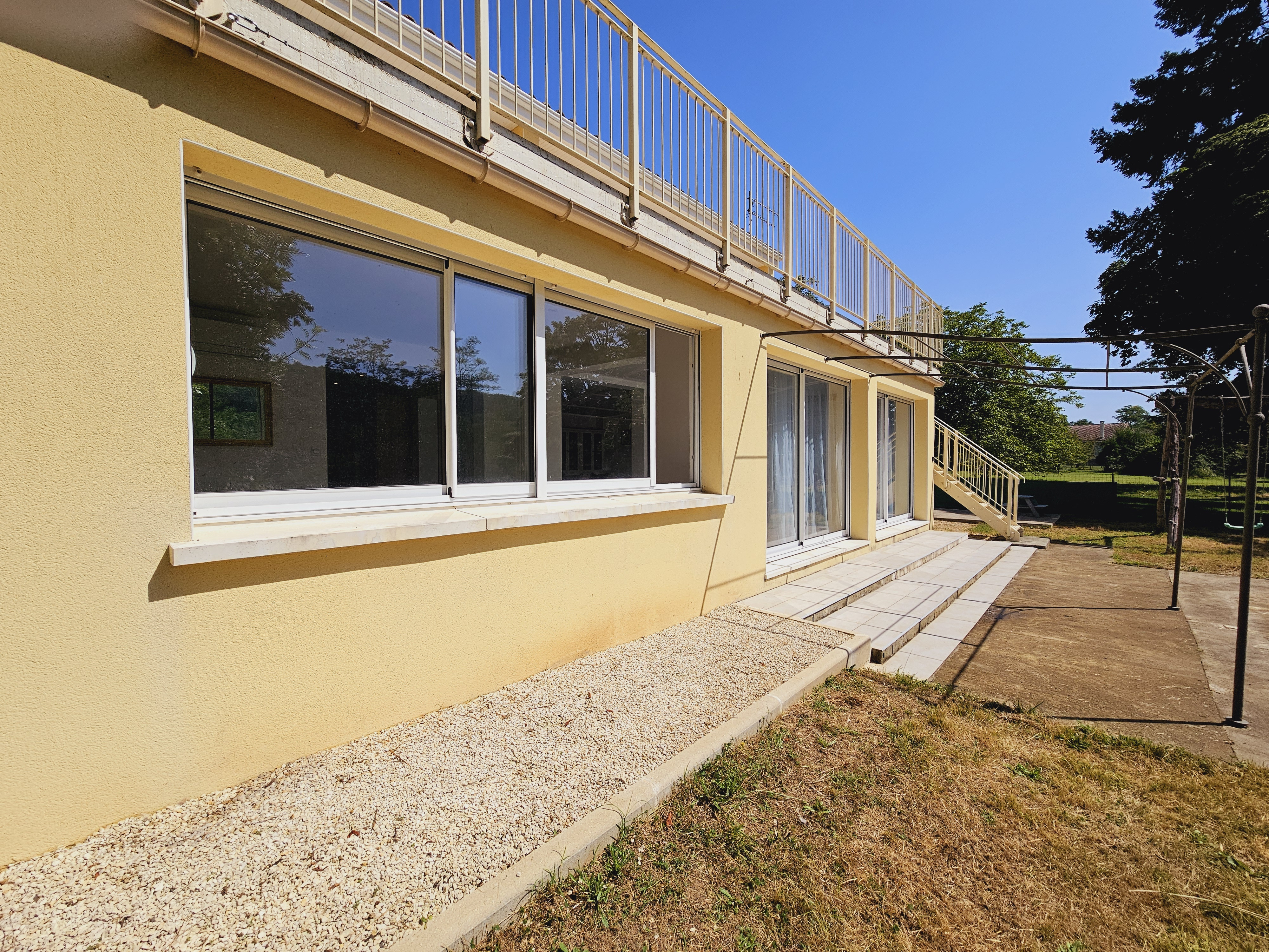 4 Bed, 1 Bath, HouseFor Sale, Lalinde, Dordogne, Aquitaine, 24150