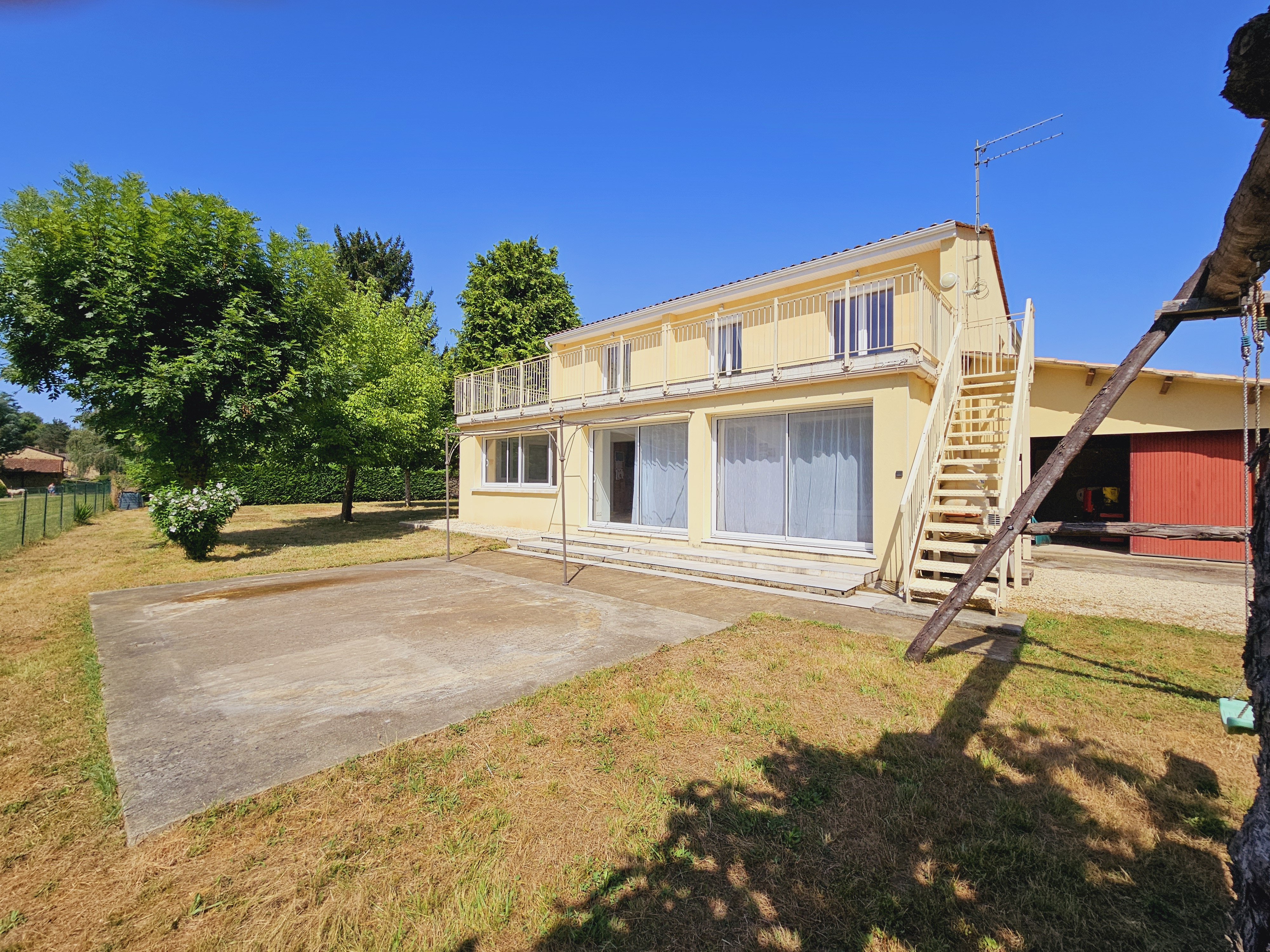 4 Bed, 1 Bath, HouseFor Sale, Lalinde, Dordogne, Aquitaine, 24150