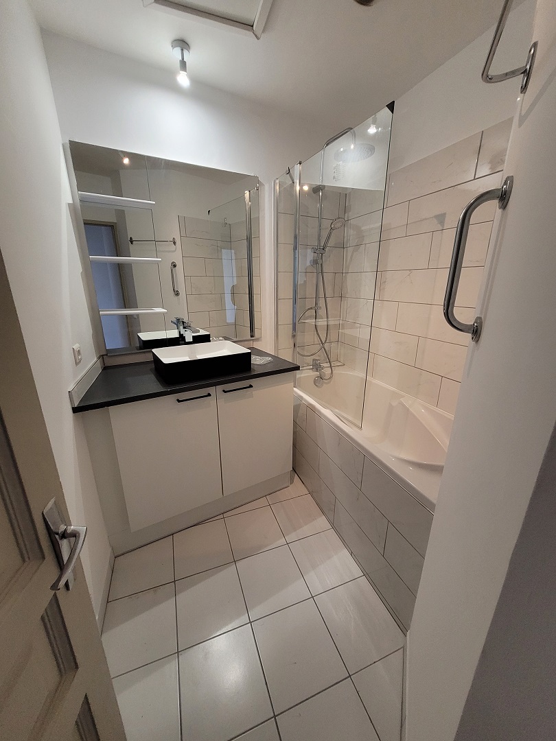 3 Bed, 2 Bath, ApartmentFor Sale, Pezenas, Herault, Languedoc-Roussillon, 34120