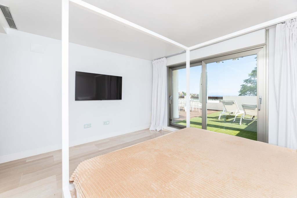 2 Bed, 2 Bath, ApartmentFor Sale, Benahavis, Malaga