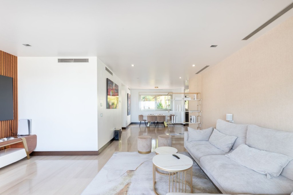 2 Bed, 2 Bath, ApartmentFor Sale, Benahavis, Malaga