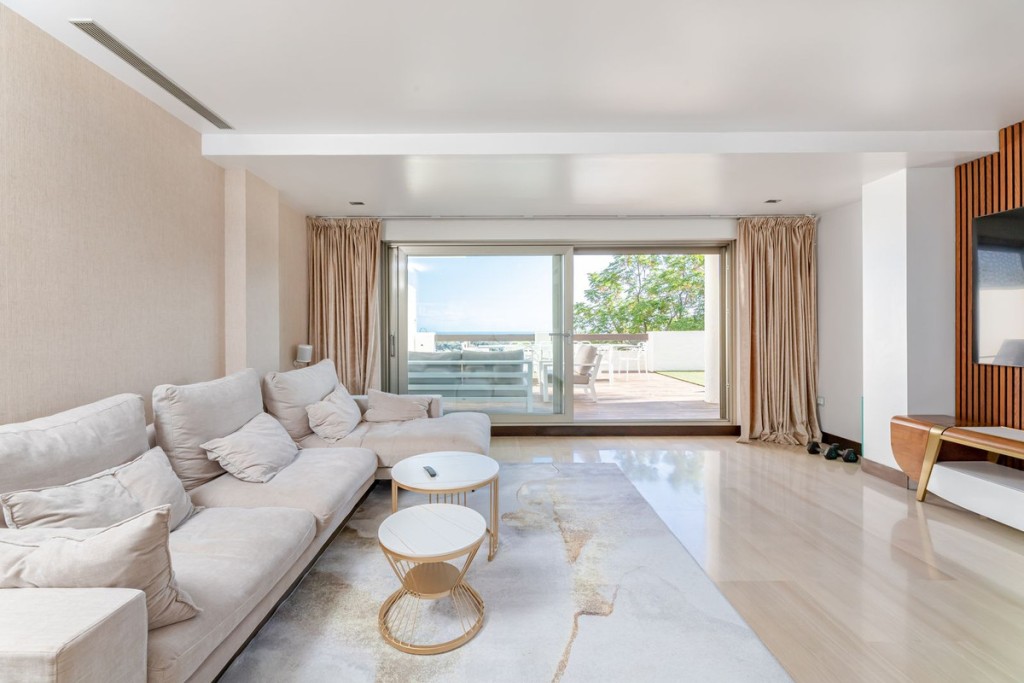 2 Bed, 2 Bath, ApartmentFor Sale, Benahavis, Malaga