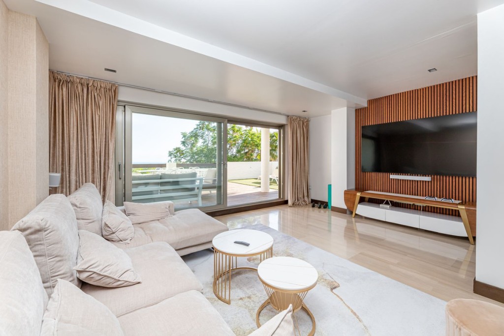 2 Bed, 2 Bath, ApartmentFor Sale, Benahavis, Malaga