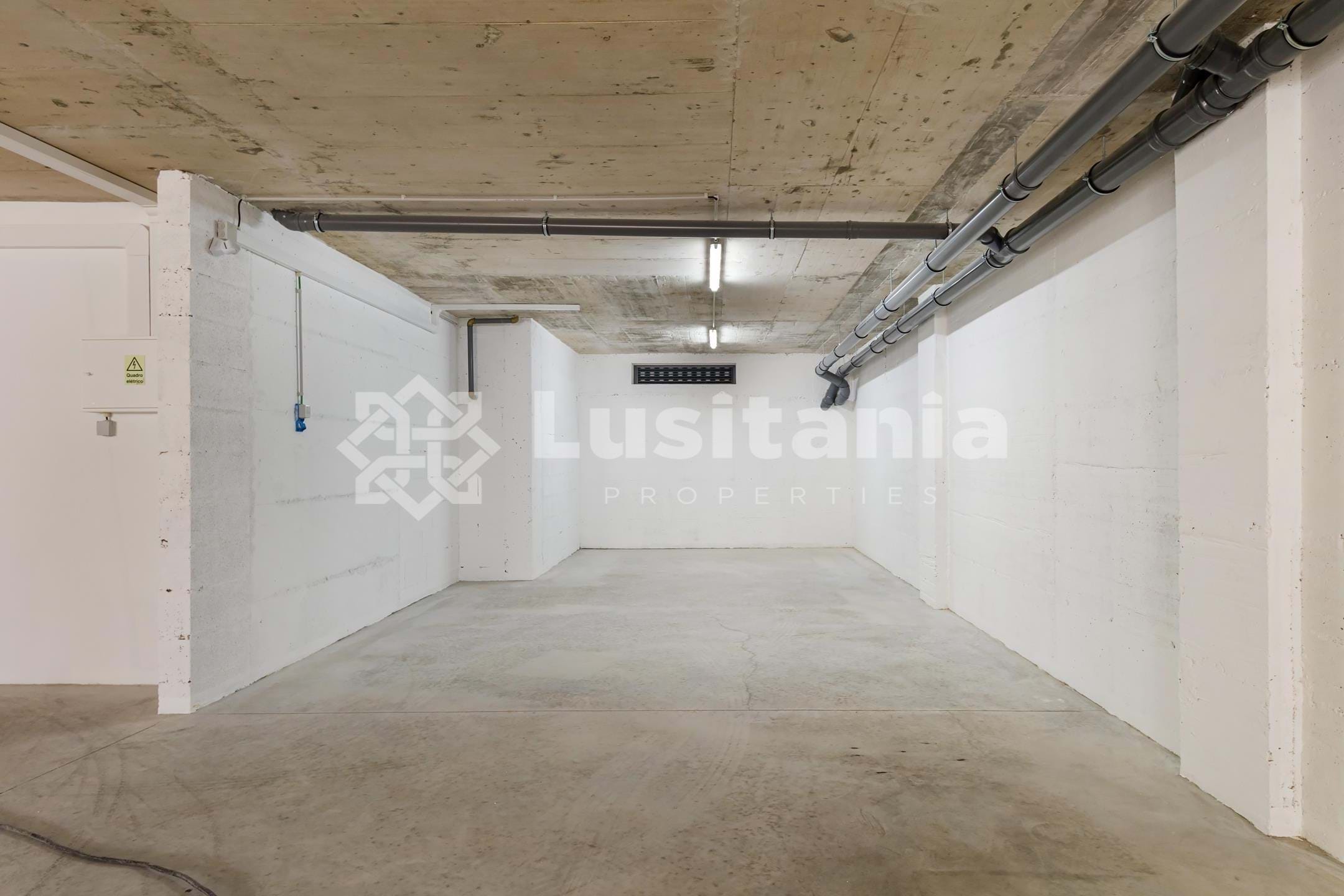 3 Bed, 2 Bath, ApartmentFor Sale, Faro, Faro, 8005-310