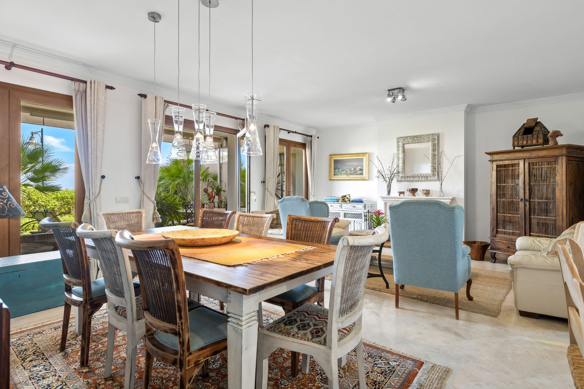 4 Bed, 3 Bath, HouseFor Sale, El Paraiso, Malaga 4 Bed, 3 Bath, HouseFor Sale, El Paraiso, Malaga