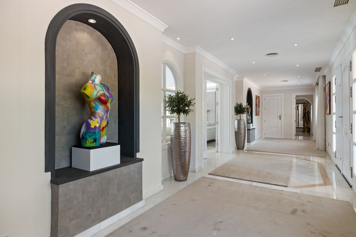 6 Bed, 6 Bath, HouseFor Sale, Nueva Andalucia, Malaga