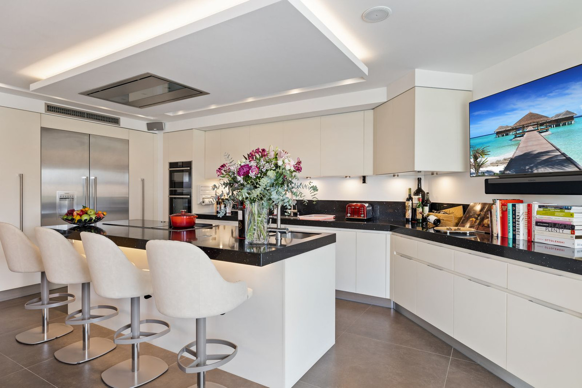 6 Bed, 6 Bath, HouseFor Sale, Nueva Andalucia, Malaga