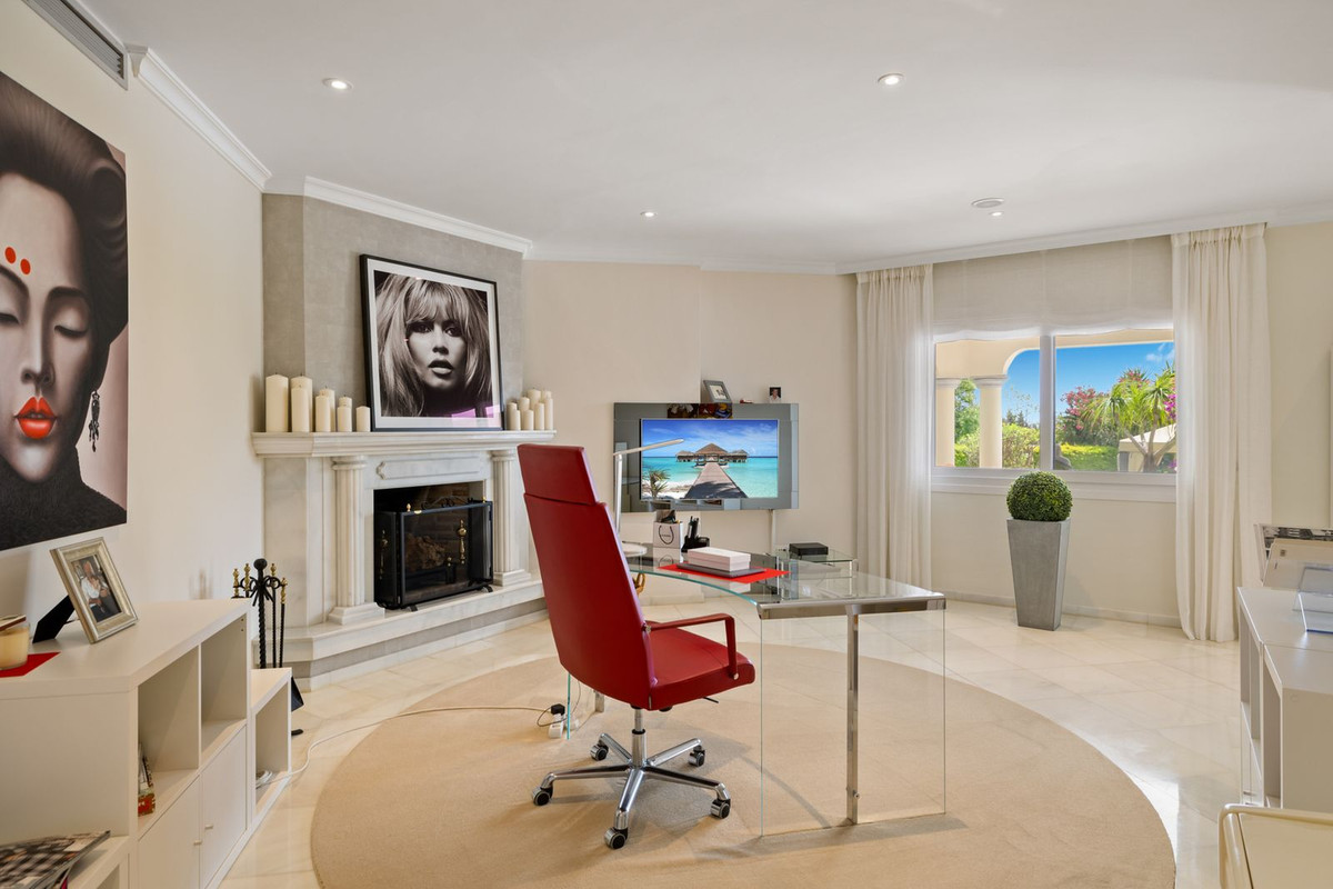 6 Bed, 6 Bath, HouseFor Sale, Nueva Andalucia, Malaga