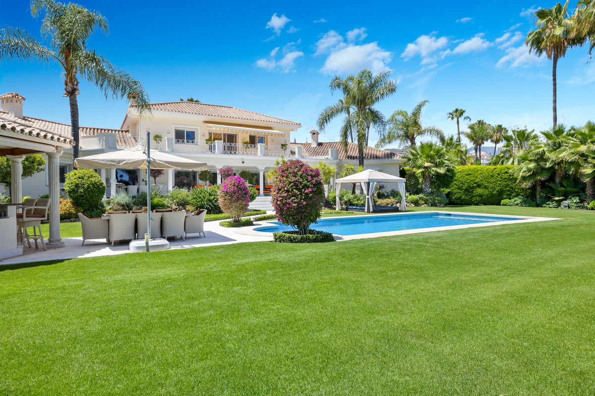 6 Bed, 6 Bath, HouseFor Sale, Nueva Andalucia, Malaga