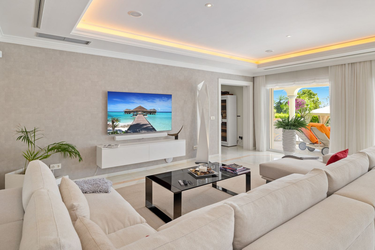 6 Bed, 6 Bath, HouseFor Sale, Nueva Andalucia, Malaga