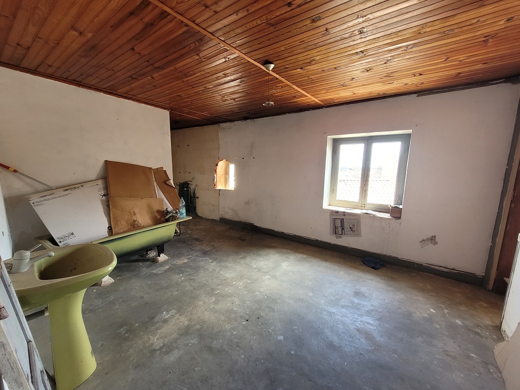 3 Bed, 2 Bath, HouseFor Sale, Caux, Herault, Languedoc-Roussillon, 34120