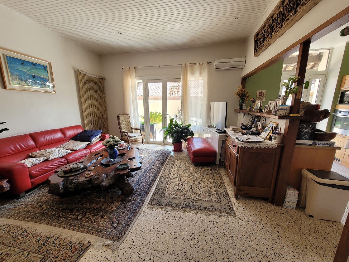 3 Bed, 2 Bath, HouseFor Sale, Caux, Herault, Languedoc-Roussillon, 34120