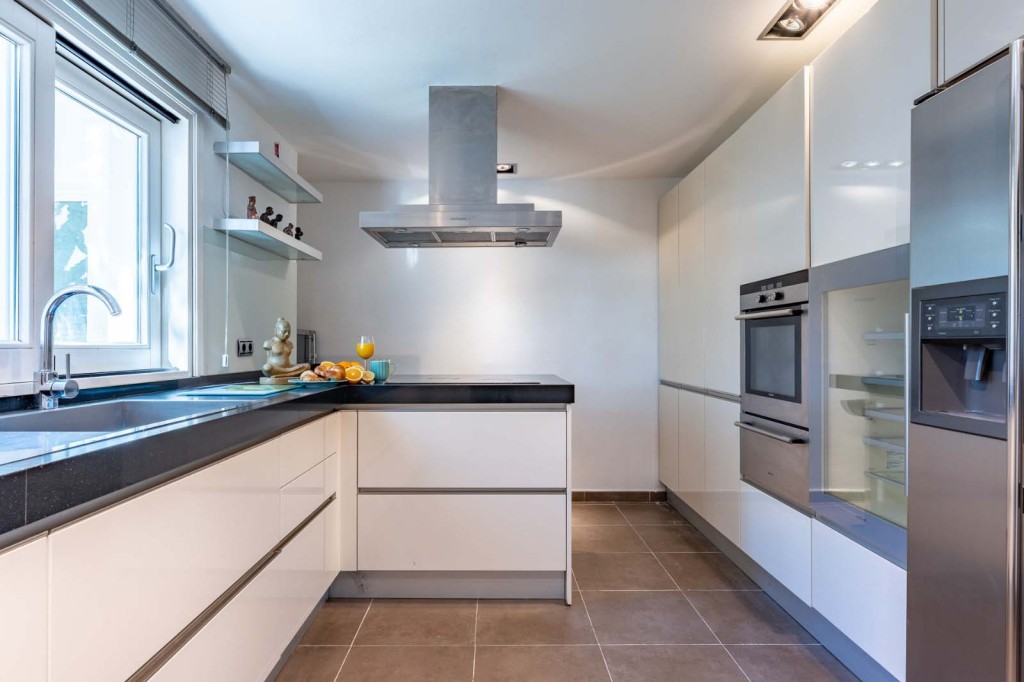 4 Bed, 4 Bath, HouseFor Sale, Calahonda, Malaga