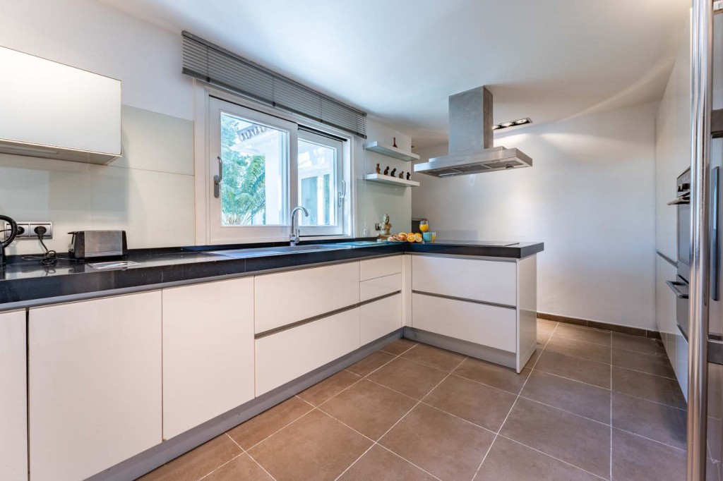 4 Bed, 4 Bath, HouseFor Sale, Calahonda, Malaga