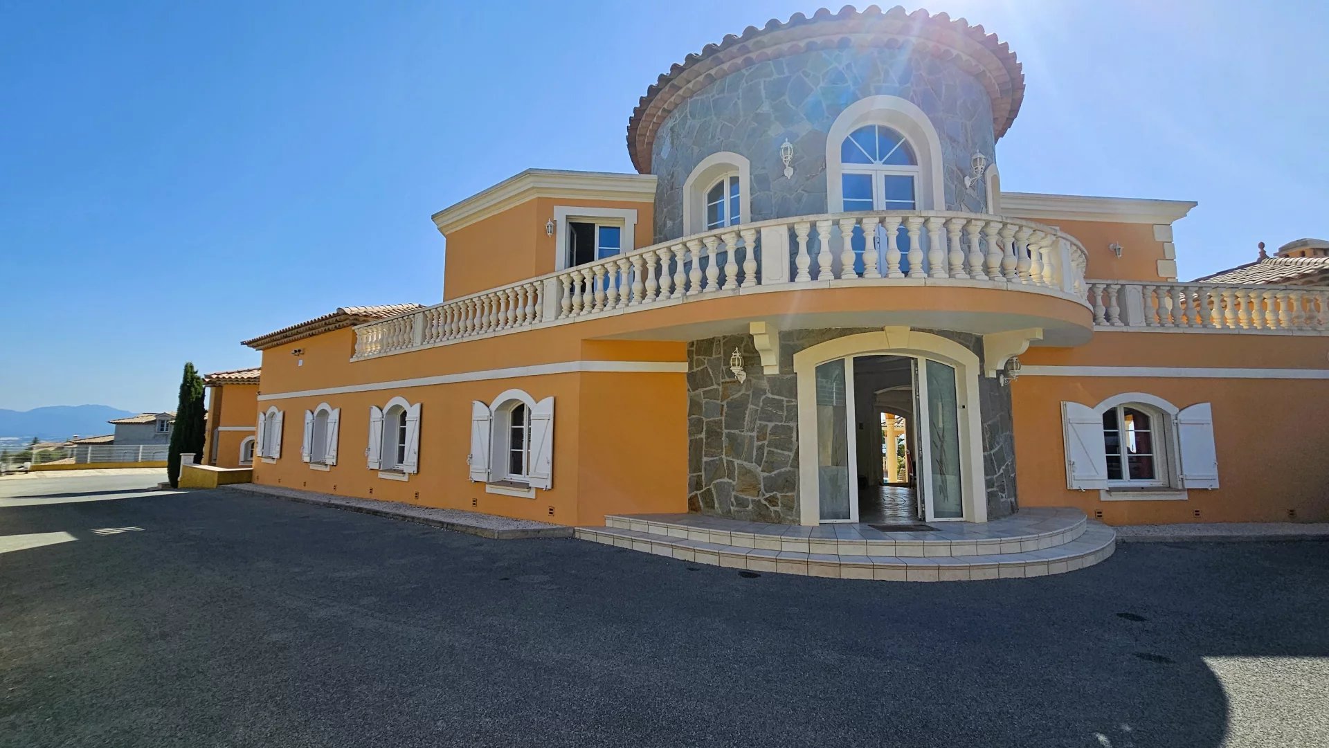 8 Bed, 5 Bath, HouseFor Sale, Les Issambres, Var