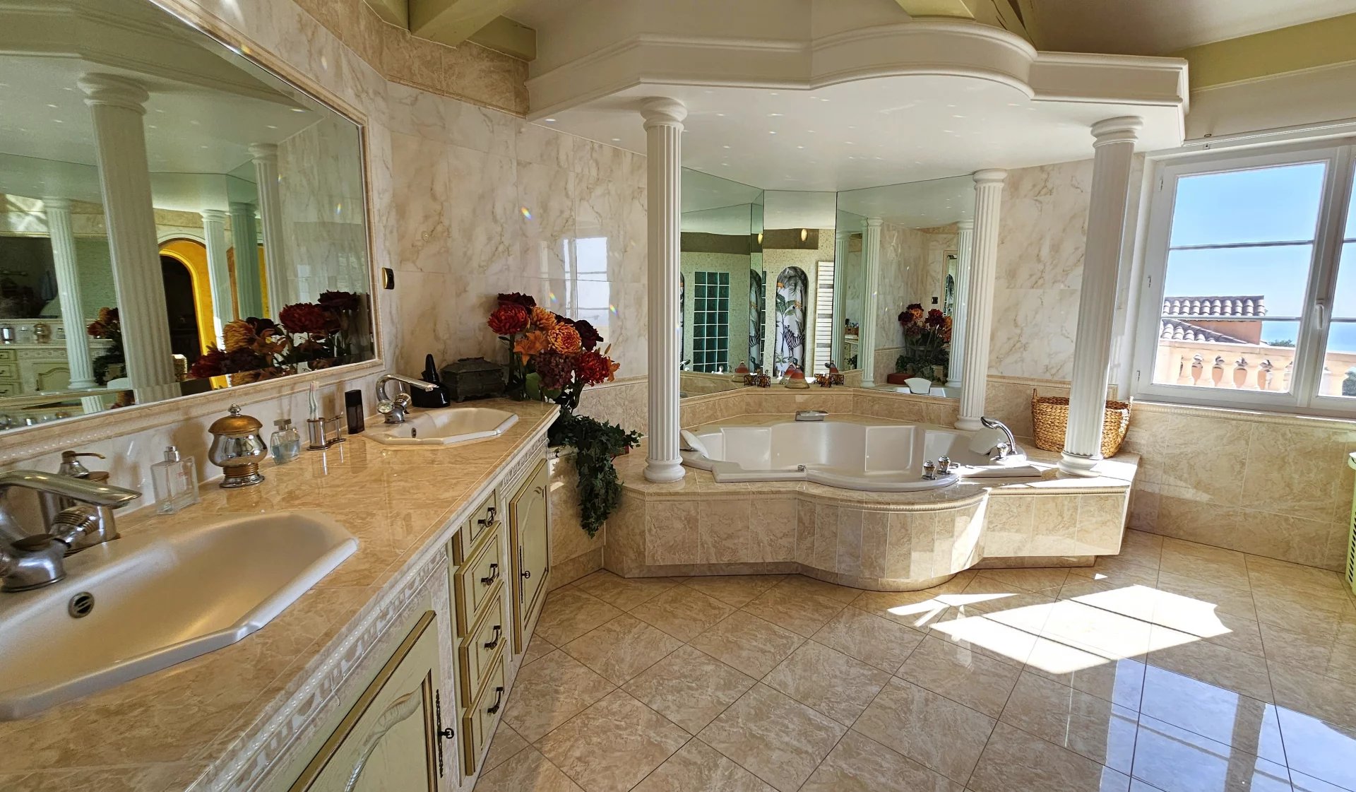 8 Bed, 5 Bath, HouseFor Sale, Les Issambres, Var