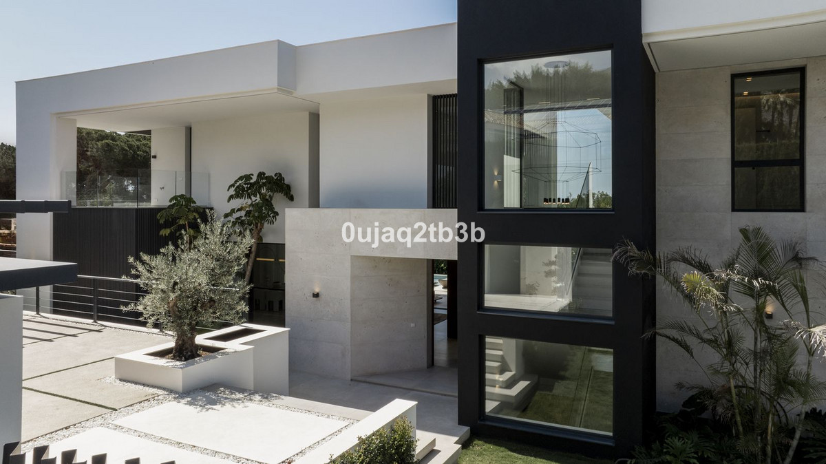 4 Bed, 5 Bath, HouseFor Sale, Nagüeles, Malaga