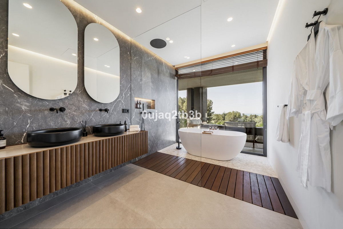 4 Bed, 5 Bath, HouseFor Sale, Nagüeles, Malaga