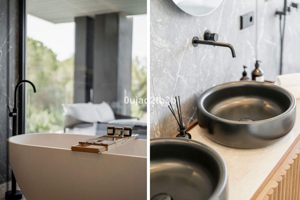 4 Bed, 5 Bath, HouseFor Sale, Nagüeles, Malaga