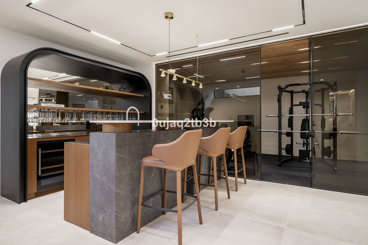 4 Bed, 5 Bath, HouseFor Sale, Nagüeles, Malaga