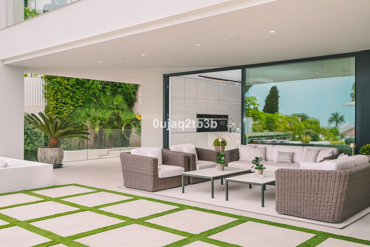 5 Bed, 5 Bath, HouseFor Sale, Nueva Andalucia, Malaga