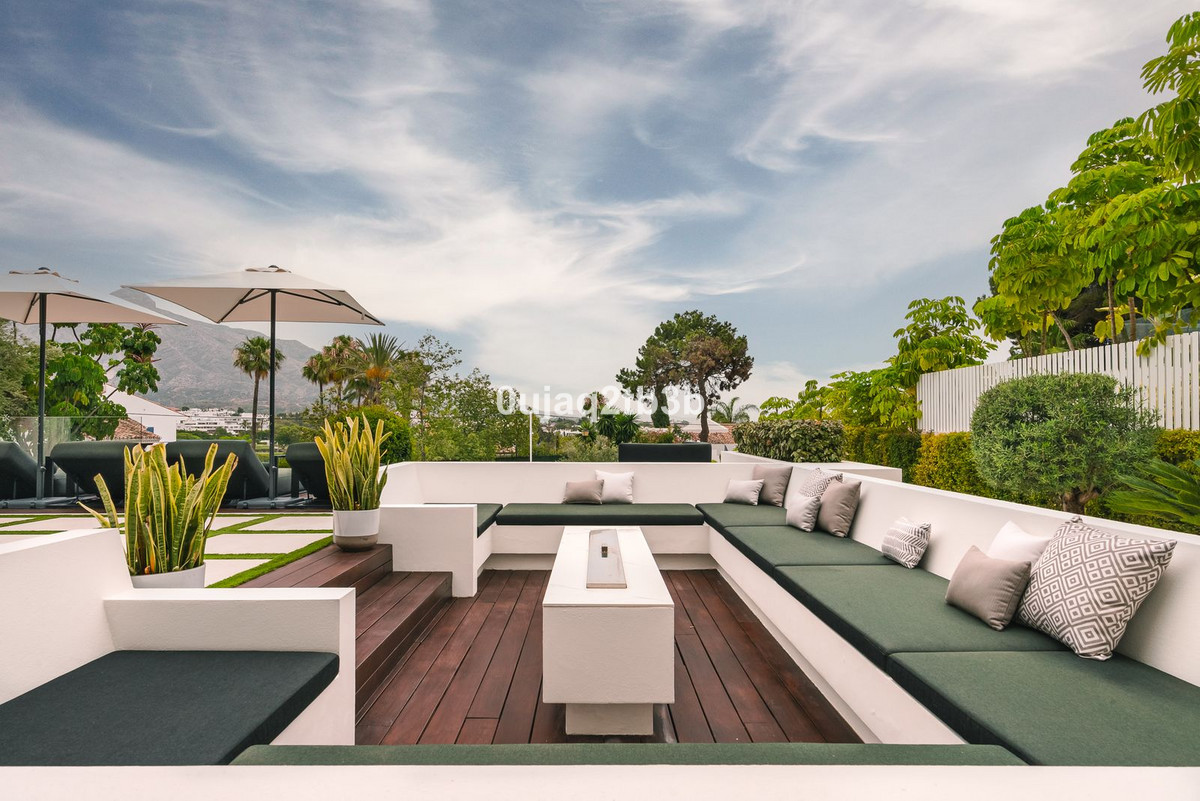 5 Bed, 5 Bath, HouseFor Sale, Nueva Andalucia, Malaga