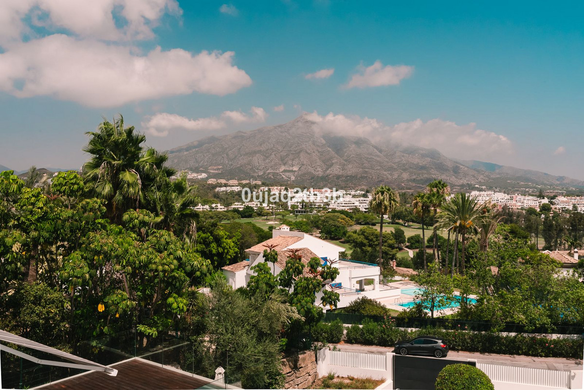 5 Bed, 5 Bath, HouseFor Sale, Nueva Andalucia, Malaga