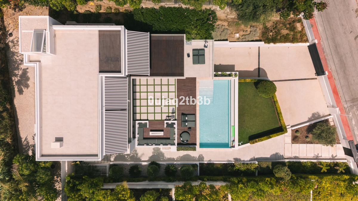 5 Bed, 5 Bath, HouseFor Sale, Nueva Andalucia, Malaga