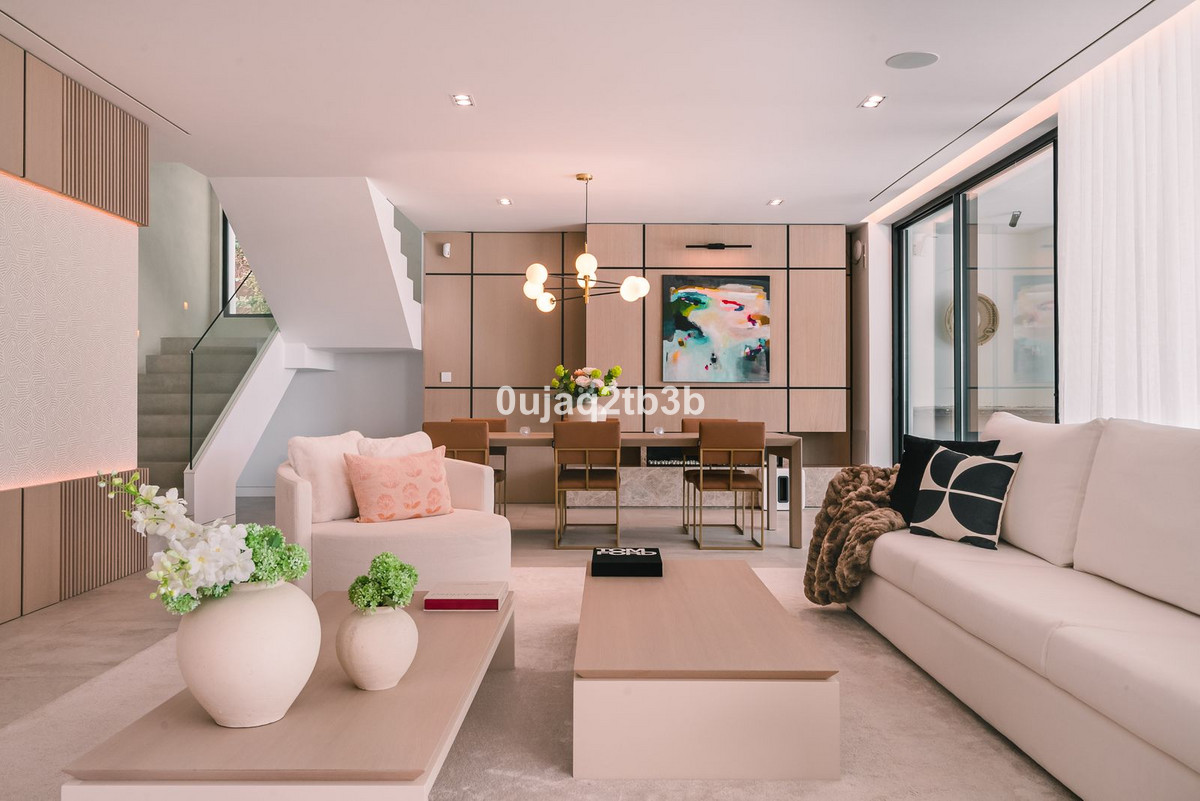 5 Bed, 5 Bath, HouseFor Sale, Nueva Andalucia, Malaga