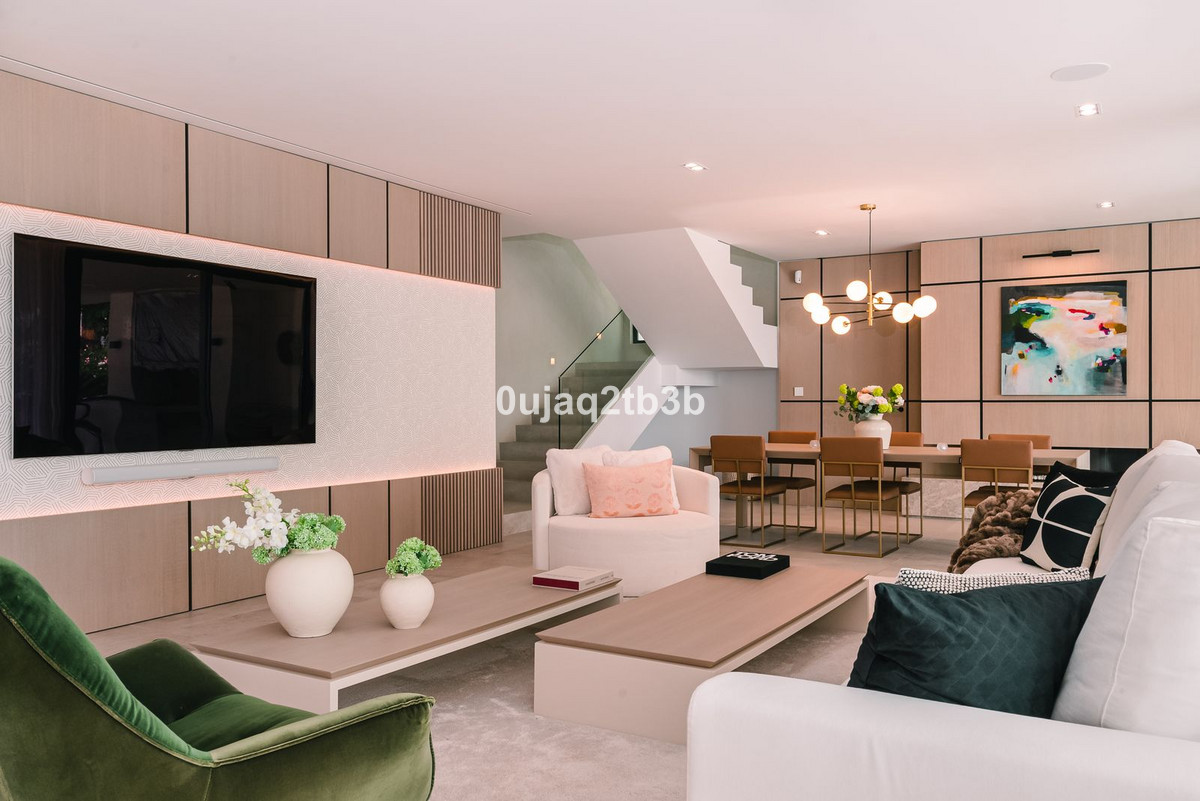 5 Bed, 5 Bath, HouseFor Sale, Nueva Andalucia, Malaga