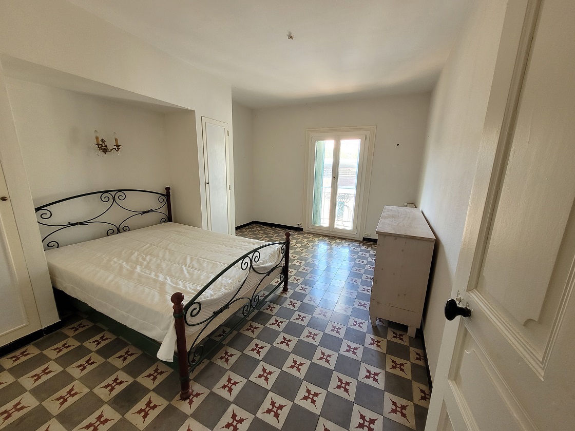 5 Bed, 2 Bath, HouseFor Sale, Autignac, Herault, Languedoc-Roussillon, 34480