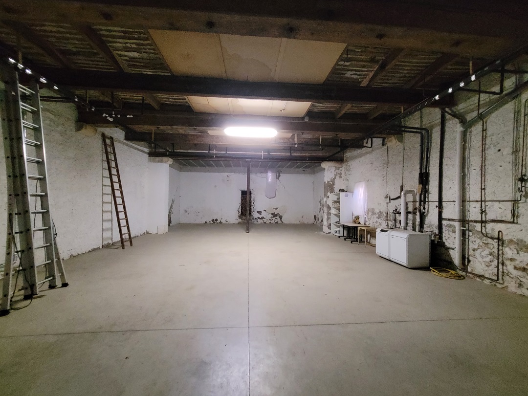 5 Bed, 2 Bath, HouseFor Sale, Autignac, Herault, Languedoc-Roussillon, 34480