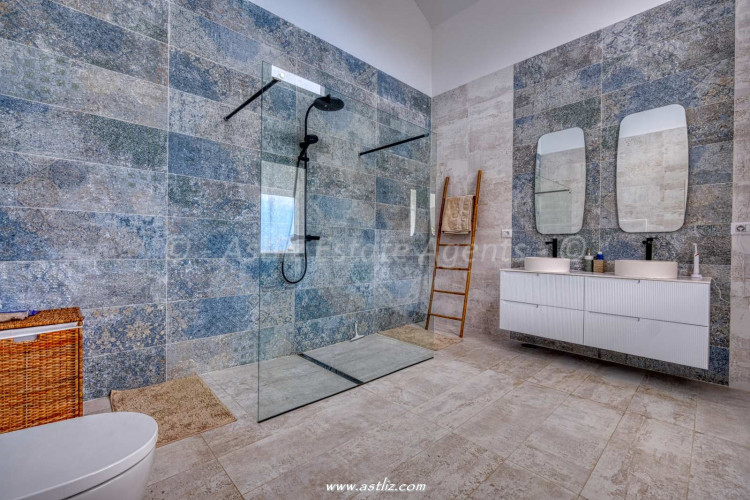 5 Bed, 5 Bath, HouseFor Sale, Los Gigantes, La Caldera