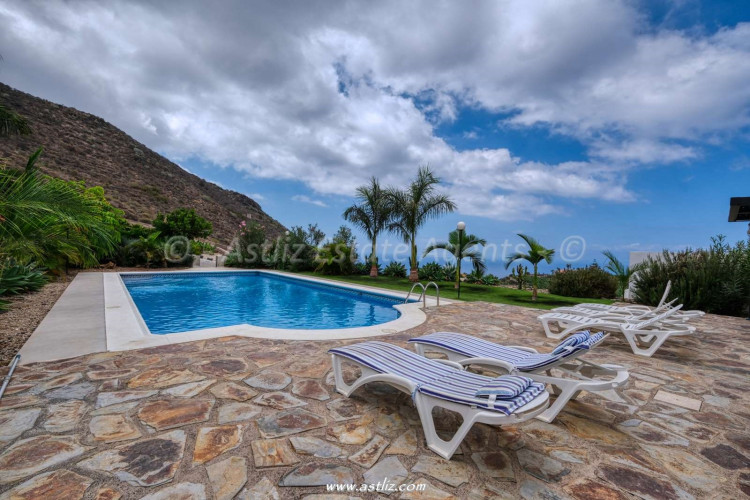 5 Bed, 5 Bath, HouseFor Sale, Los Gigantes, La Caldera