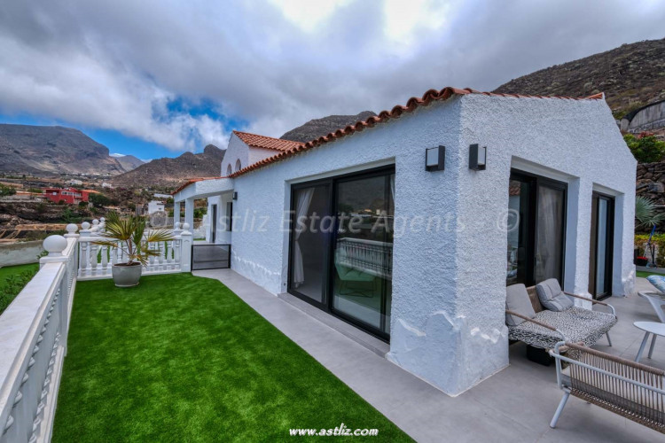 5 Bed, 5 Bath, HouseFor Sale, Los Gigantes, La Caldera