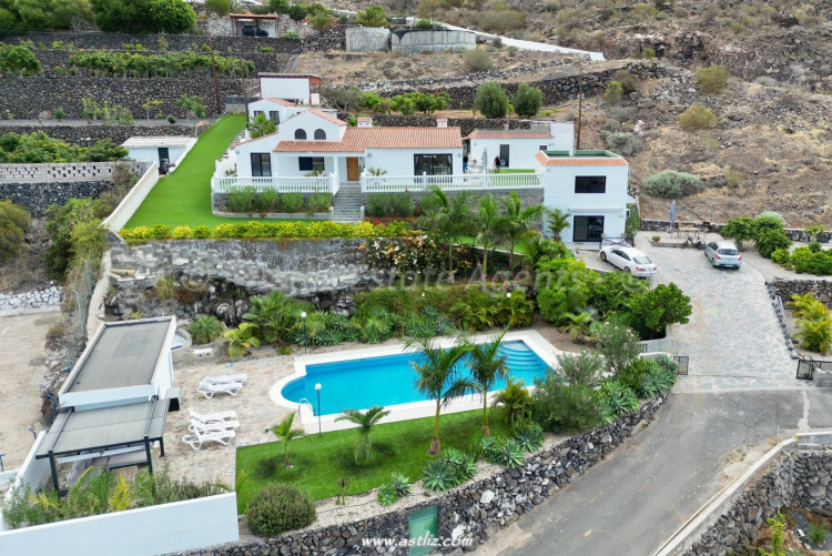 5 Bed, 5 Bath, HouseFor Sale, Los Gigantes, La Caldera