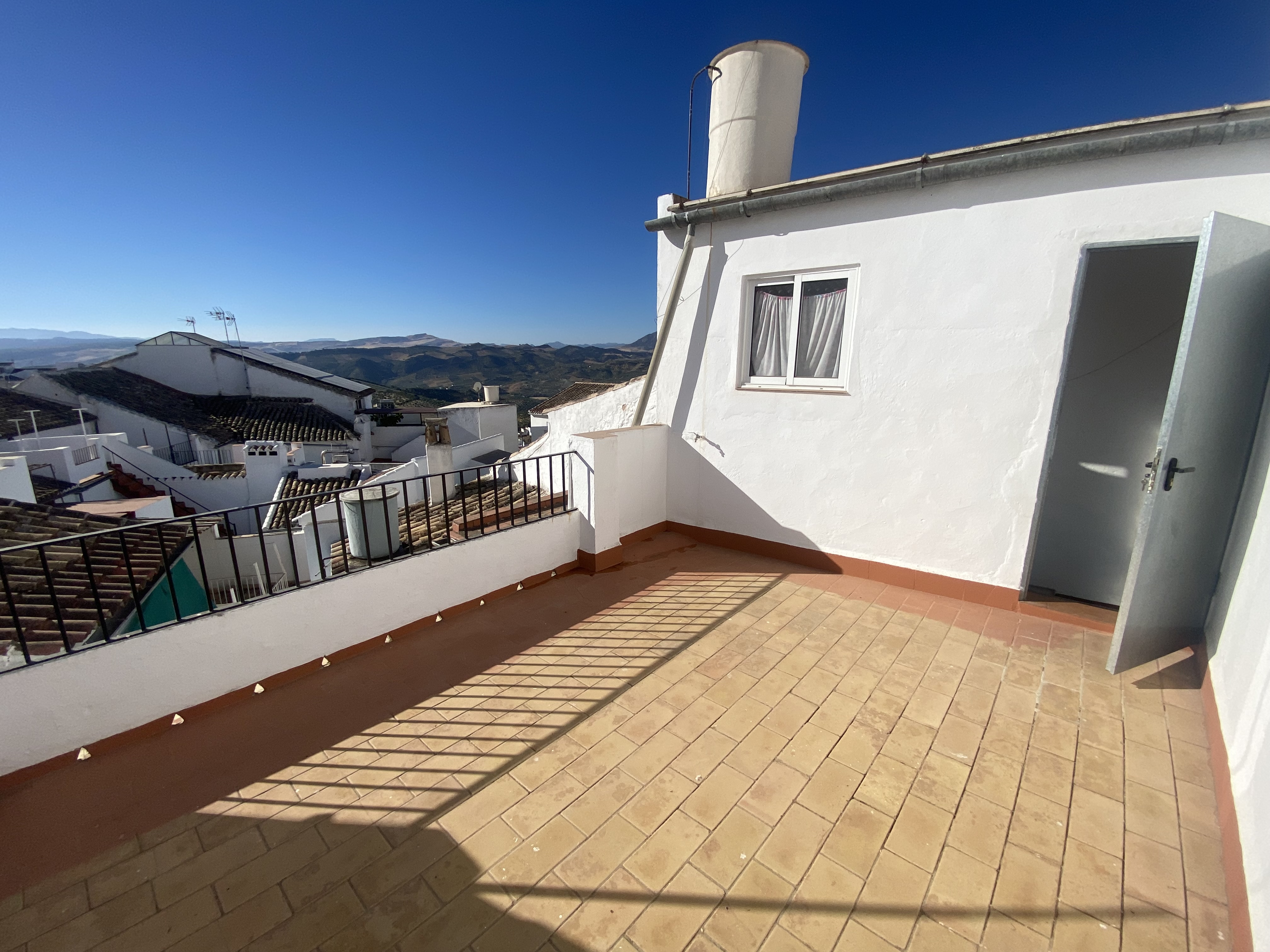 4 Bed, 2 Bath, HouseFor Sale, Olvera, Andalucia