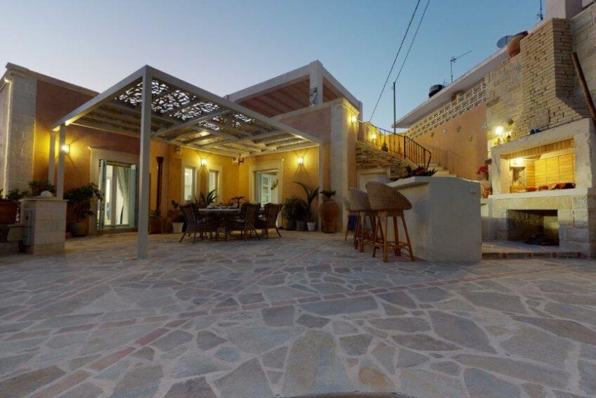 3 Bed, 2 Bath, HouseFor Sale, Heraklion, Crete